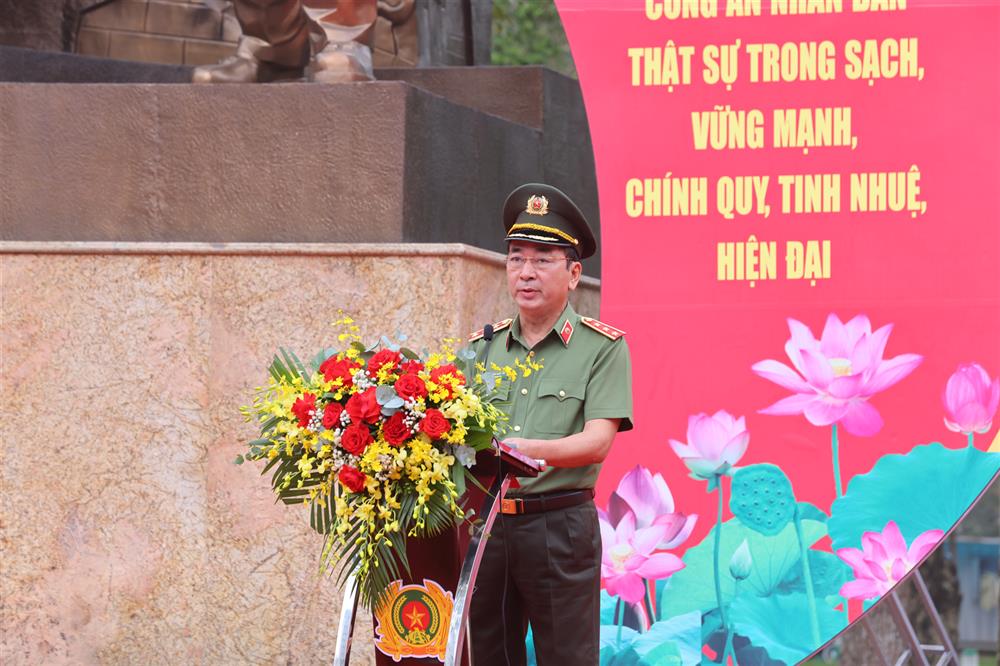 Thứ trưởng Trần Quốc Tỏ phát biểu tại buổi Lễ.