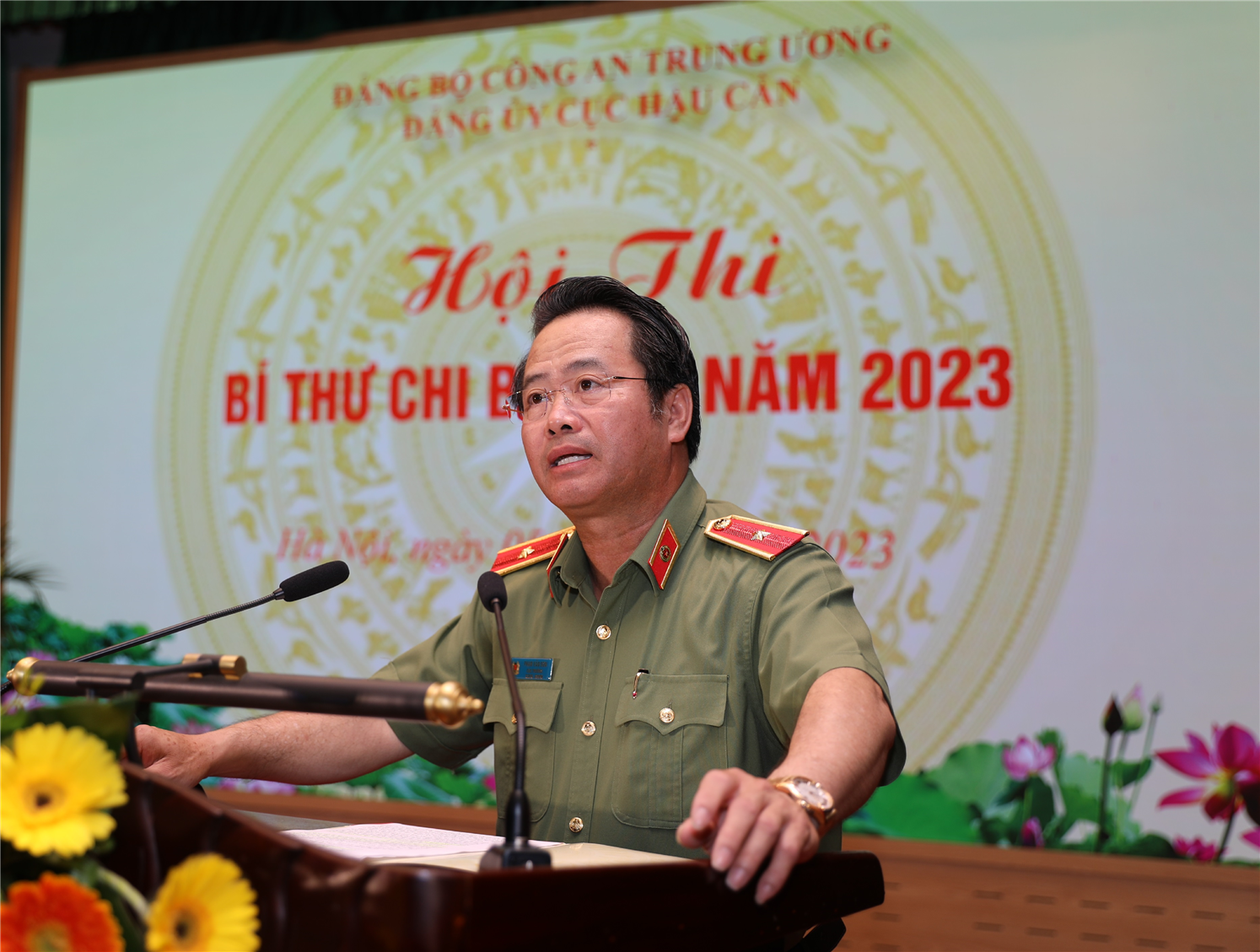Phát biểu tại Hội thi, Thiếu tướng Phạm Văn Sơn nhấn mạnh, Hội thi Bí thư Chi bộ giỏi được tổ chức nhằm bồi dưỡng, nâng cao kiến thức nghiệp vụ công tác đảng cho đội ngũ Bí thư chi bộ; đồng thời, là sân chơi bổ ích để các bí thư chi bộ học tập, trao đổi kinh nghiệm, nhằm góp phần nâng cao chất lượng sinh hoạt chi bộ, năng lực lãnh đạo, kỹ năng xử lý tình huống thực tế xảy ra tại chi bộ. Thông qua Hội thi, Đảng ủy Cục Hậu cần có sơ sở đánh giá đúng đắn hơn, sát hơn tình hình tổ chức và hoạt động của các chi bộ, tổ chức cơ sở đảng; năng lực, trình độ, kiến thức nghiệp vụ công tác đảng của Bí thư chi bộ để có biện pháp củng cố, kiện toàn.
