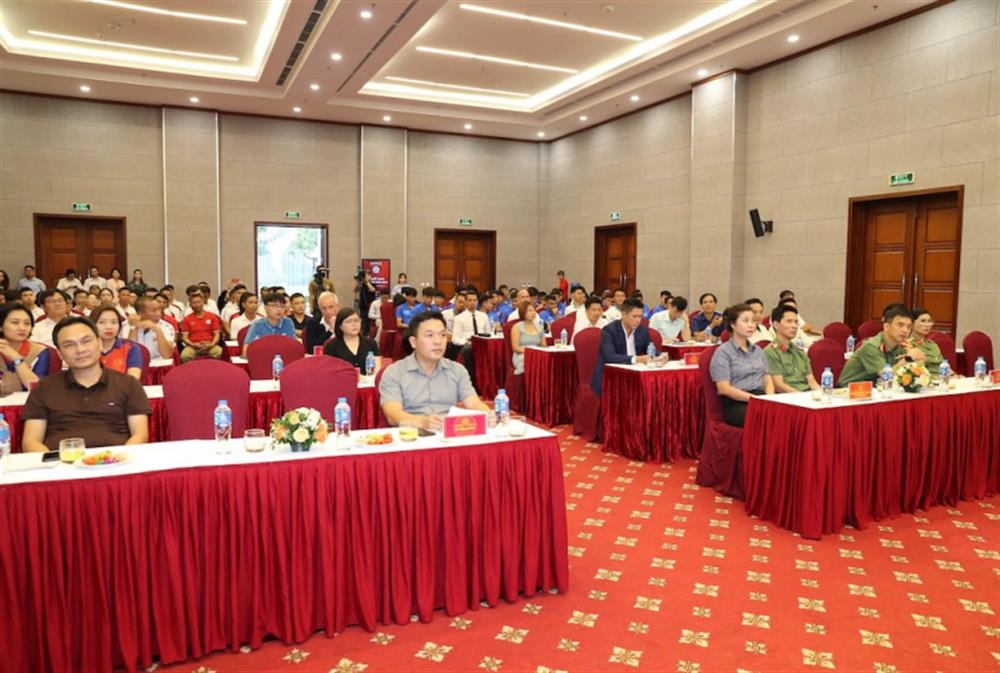 Các đại biểu dự Lễ xuất quân tham dự Mùa giải bóng đá chuyên nghiệp Quốc gia 2023/2024 của CLB bóng đá PVF.