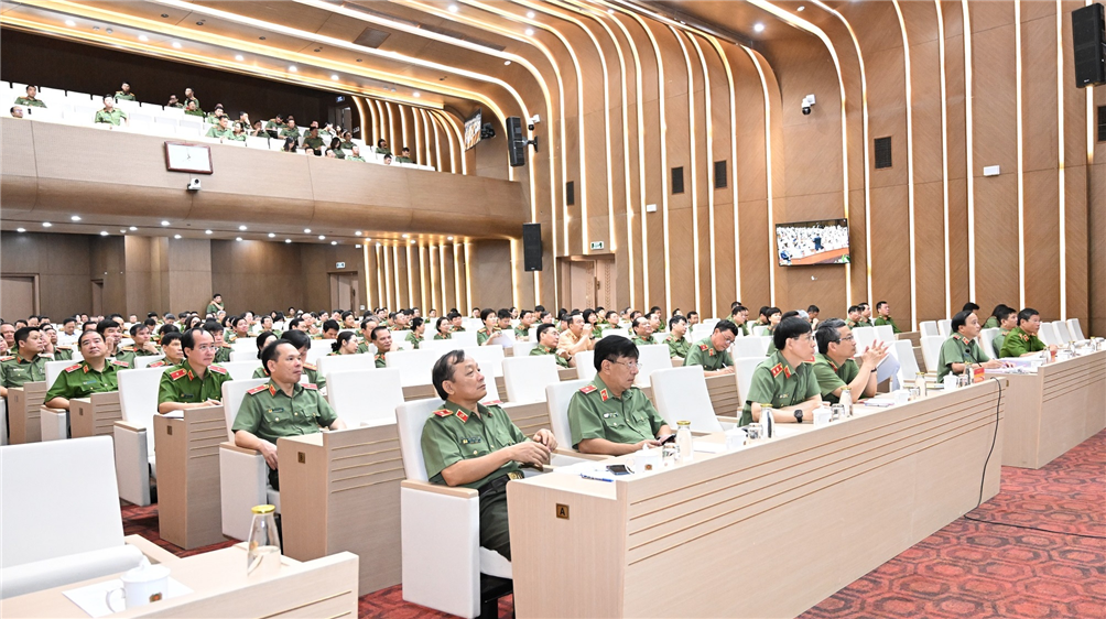 Các đại biểu dự Hội nghị tại điểm cầu Đảng ủy Công an Trung ương.