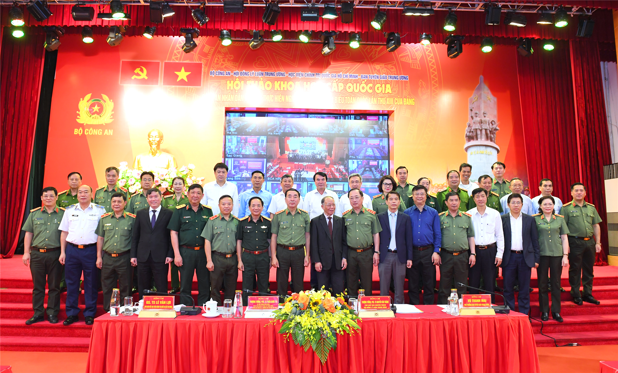 Các đại biểu tham dự Hội thảo.
