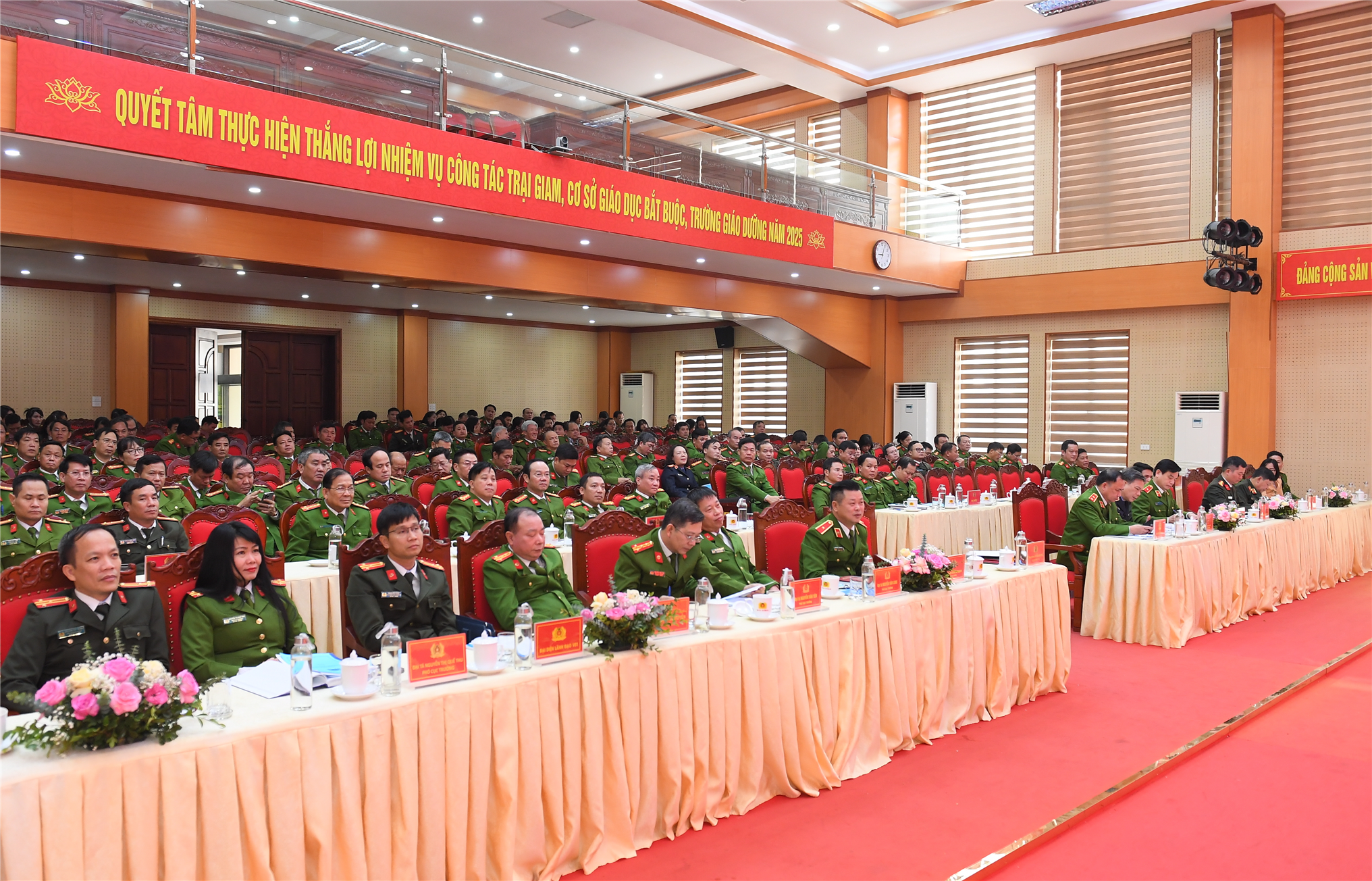 Toàn cảnh Hội nghị.