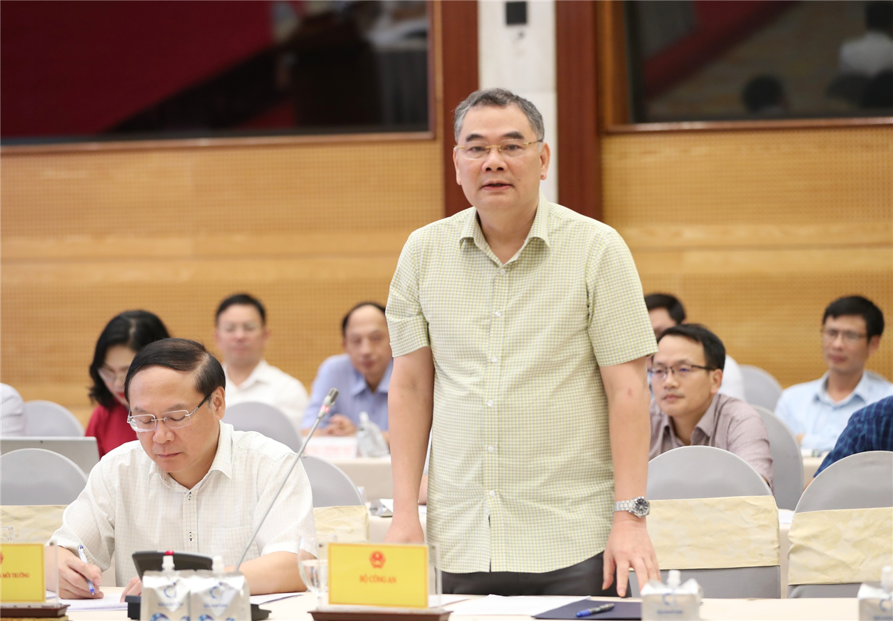 Trung tướng Tô ÂN Xô trả lời tại buổi họp báo Chính phủ tháng 7/2023.
