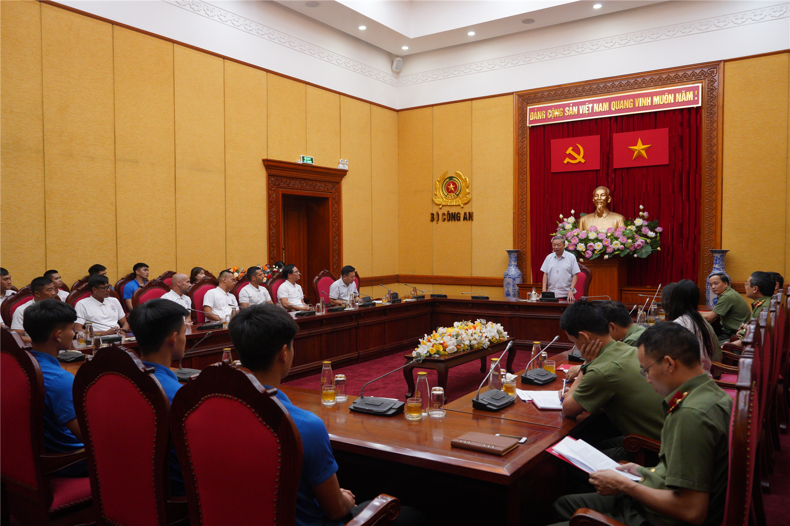 Bộ trưởng Tô Lâm phát biểu tại buổi gặp mặt.