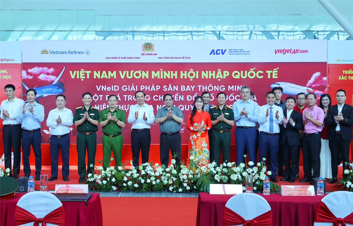Thủ tướng Chính phủ cùng các đại biểu dự buổi Lễ.