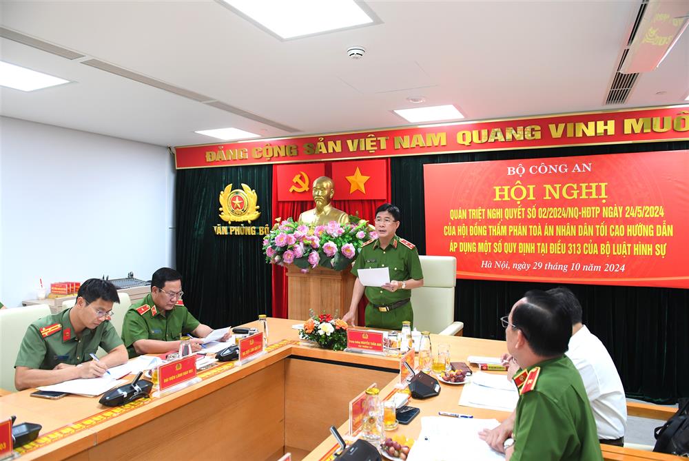 Trung tướng Nguyễn Tuấn Anh, Cục trưởng Cục Cảnh sát PCCC & CNCH phát biểu tại Hội nghị.