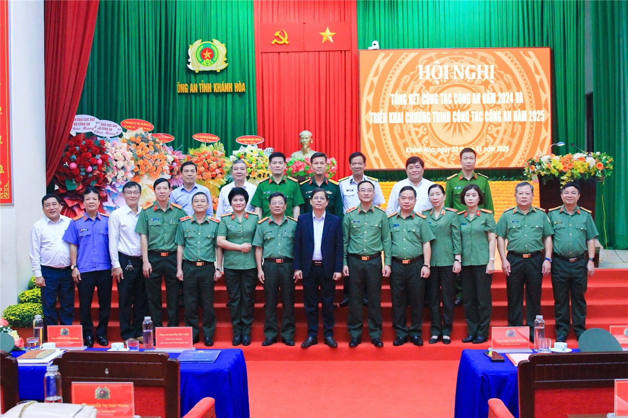 Các đại biểu tham dự Hội nghị.
