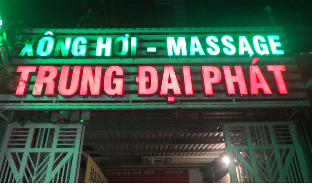 Cơ sở kinh doanh dịch vụ massage núp bóng họat động mại dâm bị bắt quả tang.