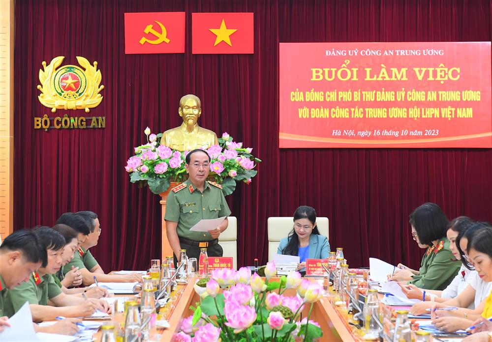 Thứ trưởng Trần Quốc Tỏ phát biểu tại buổi làm việc với Trung ương Hội Liên hiệp Phụ nữ Việt Nam.