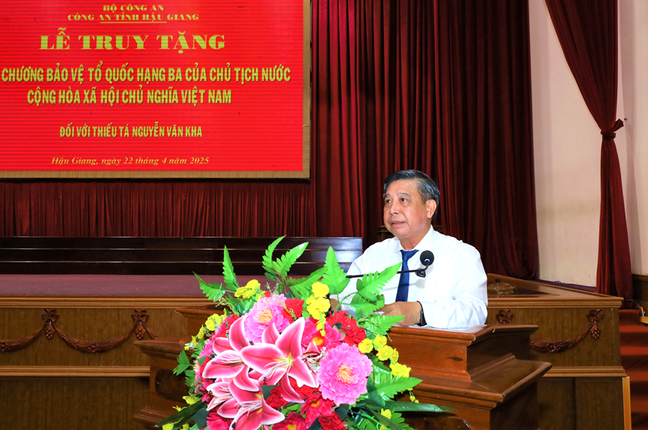 Đồng chí Đồng Văn Thanh, Bí thư Tỉnh ủy Hậu Giang phát biểu tại buổi Lễ.