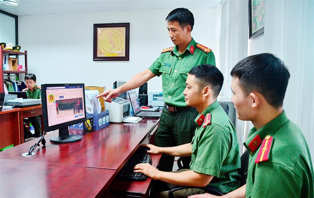 Tăng cường hoạt động của Fanpage Công an tỉnh Tuyên Quang, đây là một kênh thông tin quan trọng trong công tác bảo vệ nền tảng tư tưởng của Đảng.