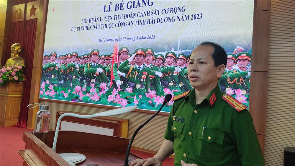 Thượng tá Nguyễn Văn Trường, Trưởng phòng Cảnh sát cơ động Công an tỉnh Hải Dương phát biểu tại buổi lễ
