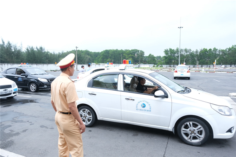 Tại tỉnh Hà Tĩnh, có 749 học viên đăng ký thi sát hạch lái xe ô tô ở các hạng B, B1 và C.
