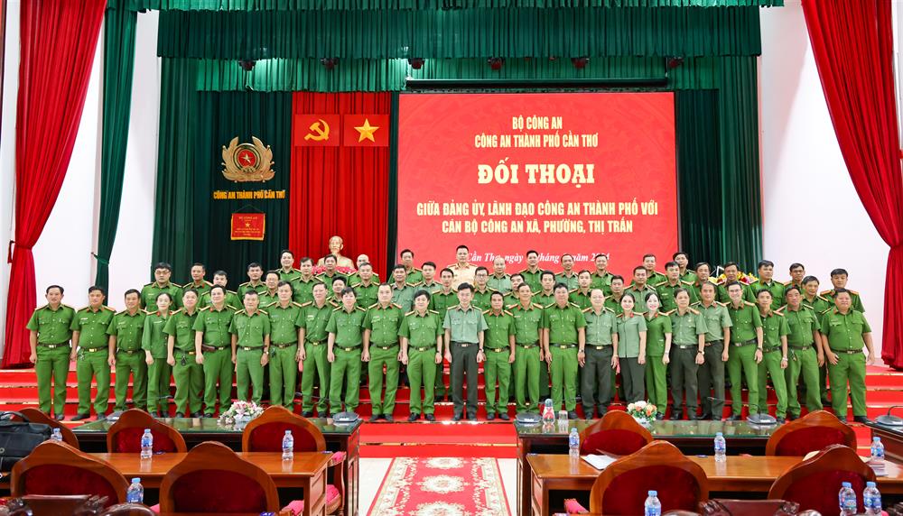 Các đại biểu dự đối thoại.