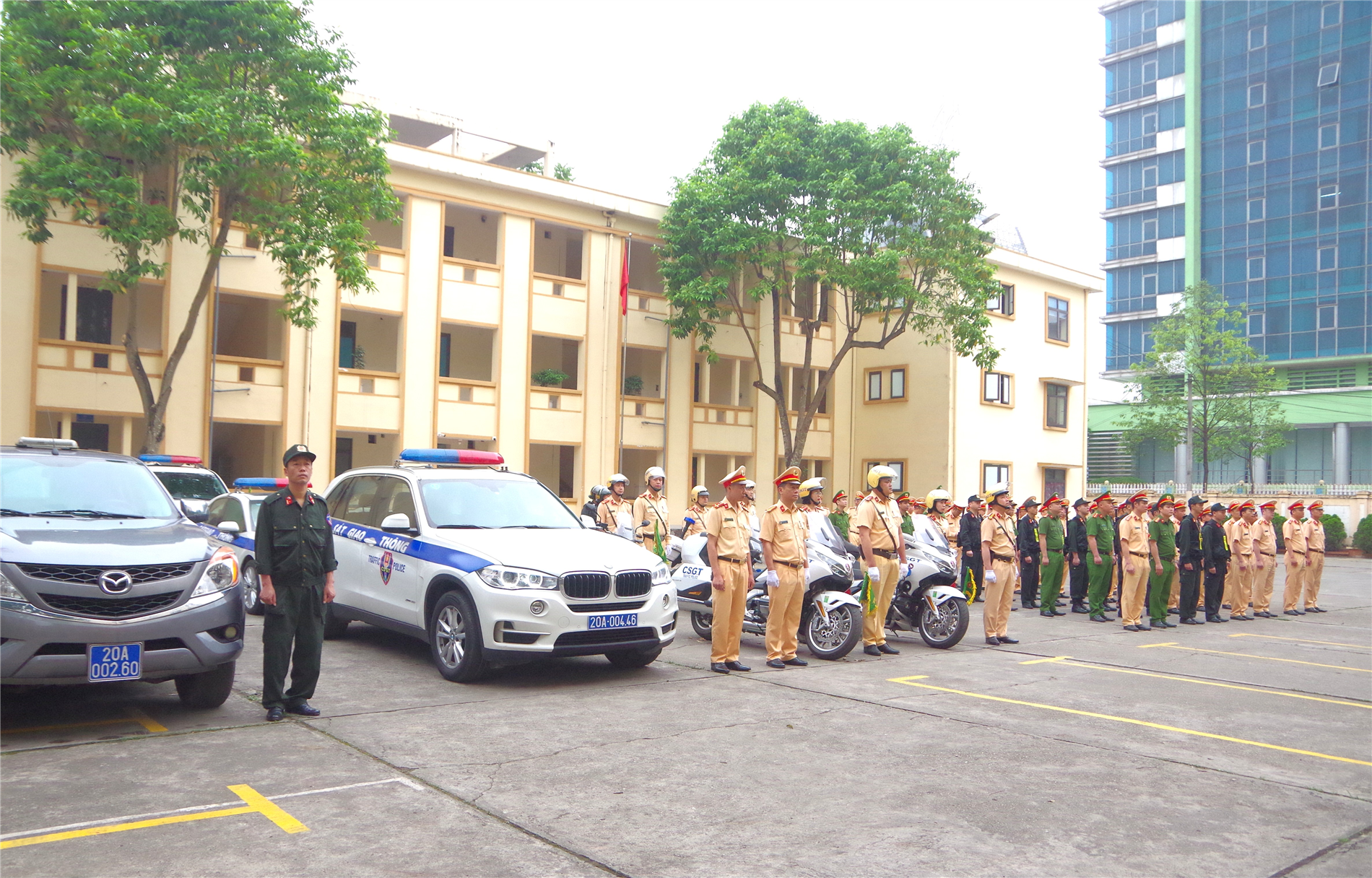 Các lực lượng tham gia Lễ ra quân.