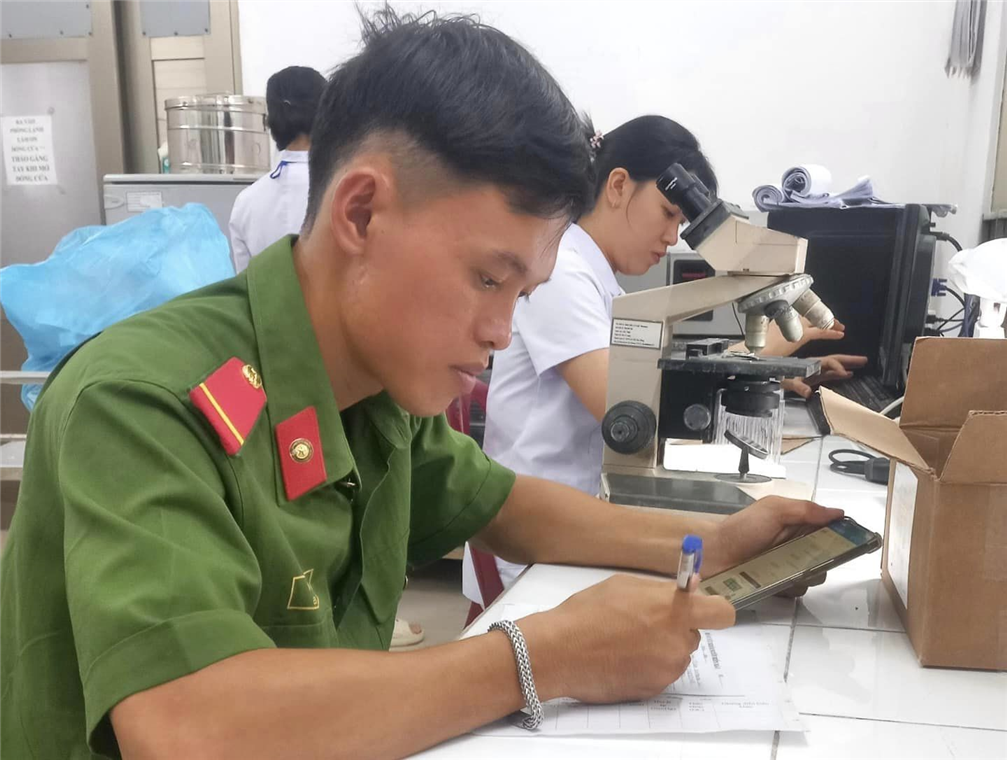 Chiến sĩ Văn Tấn Tài