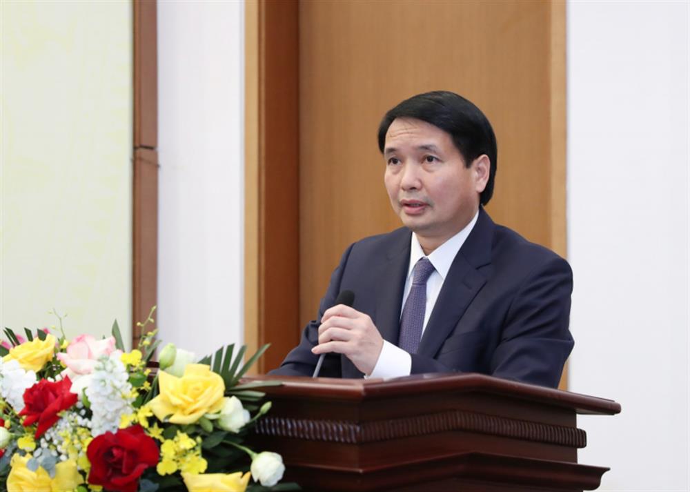 Phó Chủ nhiệm Văn phòng Quốc hội Phạm Thái Hà thông tin tại họp báo.