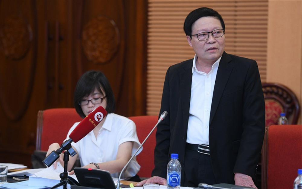 Đại biểu thảo luận tại phiên họp.