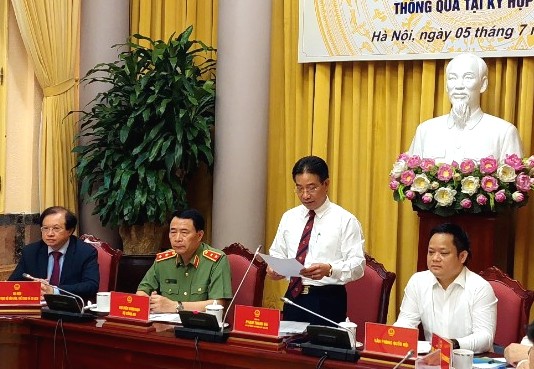Phó Chủ nhiệm Văn phòng Chủ tịch nước Phạm Thanh Hà công bố Lệnh của Chủ tịch nước về 5 luật được Quốc hội thông qua tại kỳ họp thứ 3.