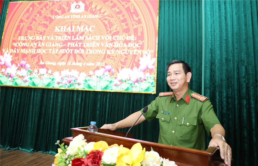 Đại tá Trần Văn Cung, Phó Giám đốc Công an tỉnh phát biểu tại buổi Lễ.