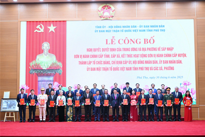 Bộ trưởng Lương Tam Quang dự Lễ công bố các nghị quyết, quyết định của Trung ương tại tỉnh Phú Thọ