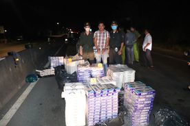 Đấu tranh với hoạt động buôn bán, vận chuyển thuốc lá lậu