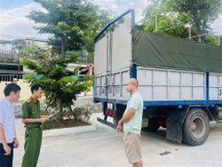 Lào Cai: Kiểm tra, thu giữ hơn 3,2 tấn thực phẩm bẩn không rõ nguồn gốc