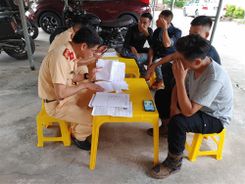 Xử lý đoàn xe mô tô phân khối lớn đi vào cao tốc, đâm bị thương chiến sĩ Cảnh sát giao thông