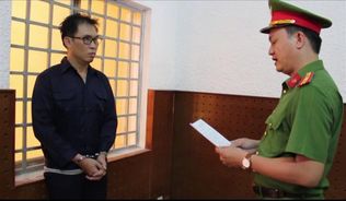 Khởi tố Chủ tịch Hội đồng quản trị Công ty Cổ phần Phát triển và Kinh doanh Nhà về tội "Lạm dụng tín nhiệm chiếm đoạt tài sản"