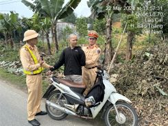 Cảnh sát giao thông kịp thời bắt giữ đối tượng cướp xe mô tô