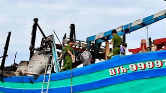 Bắt tạm giam thợ hàn làm cháy 11 tàu cá