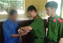 Cảnh báo tình trạng mua bán các loại giấy tờ giả qua mạng xã hội