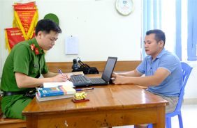 Khởi tố lái xe container chống người thi hành công vụ
