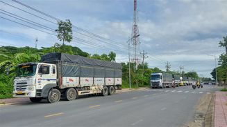Đồng Tháp: Phát hiện nhiều xe ôtô tải chở hàng vượt quá 100% tải trọng cho phép