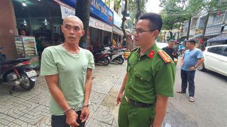 Tạm giữ hình sự đối tượng cướp giật 430 tờ vé số của cụ bà ở Buôn Ma Thuột