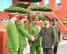 Thứ trưởng Nguyễn Văn Sơn thăm, làm việc với Công an tỉnh Hưng Yên