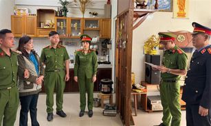 Lừa đảo chiếm đoạt hàng trăm triệu đồng bằng cách "nổ" có quen biết với cán bộ Nhà nước