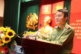 Tăng cường công tác bảo đảm an ninh chính trị nội bộ, đấu tranh phản bác quan điểm sai trái, thù địch trong tình hình mới