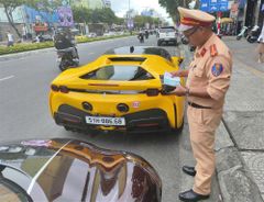 Xử phạt dàn siêu xe ngang nhiên vượt đèn đỏ giữa trung tâm Đà Nẵng