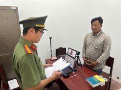 Bến Tre: Khởi tố đối tượng dùng súng bắn camera nhà bạn