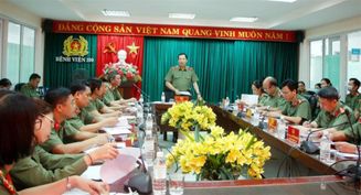 Thứ trưởng Lê Văn Tuyến kiểm tra công tác tại Bệnh viện 199