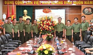 Lãnh đạo Bộ Công an chúc mừng Cục Truyền thông Công an nhân dân nhân Ngày Báo chí Cách mạng Việt Nam 21/6