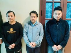 Khởi tố 03 đối tượng lợi dụng hình thức thanh toán trực tuyến trên dịch vụ taxi để chiếm đoạt tài sản