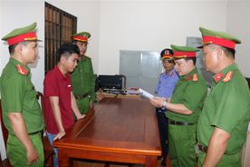Bắt tạm giam 02 cha con lừa đảo chiếm đoạt 10 tỷ đồng