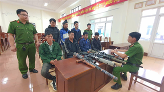 Đắk Lắk: Bắt giữ 7 đối tượng mang 4 khẩu súng vào rừng săn bắn
