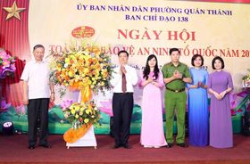Bộ trưởng Tô Lâm dự Ngày hội toàn dân bảo vệ An ninh Tổ quốc năm 2022 tại phường Quán Thánh