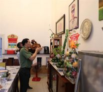 Thứ trưởng Lê Văn Tuyến thăm các gia đình cố lãnh đạo Bộ Công an và Ban An ninh Trung ương Cục miền Nam