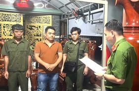 Tạm giữ hình sự 6 đối tượng về hành vi “Môi giới hối lộ” và “Nhận hối lộ”