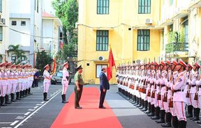 Chủ tịch nước Nguyễn Xuân Phúc thăm, làm việc tại Cục An ninh kinh tế