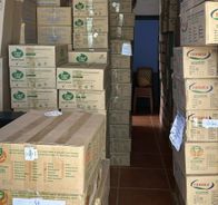 Long An: Bắt giữ 11.856 lon sữa bột không rõ nguồn gốc